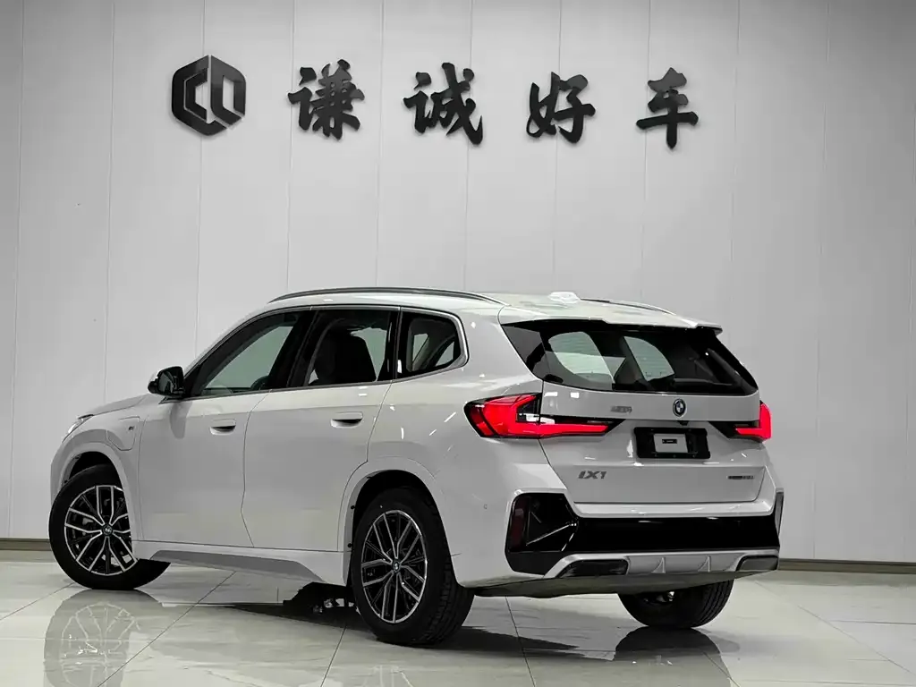 BMW iX1 2025 из CN, фото 3
