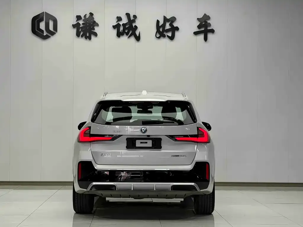 BMW iX1 2025 из CN, фото 2