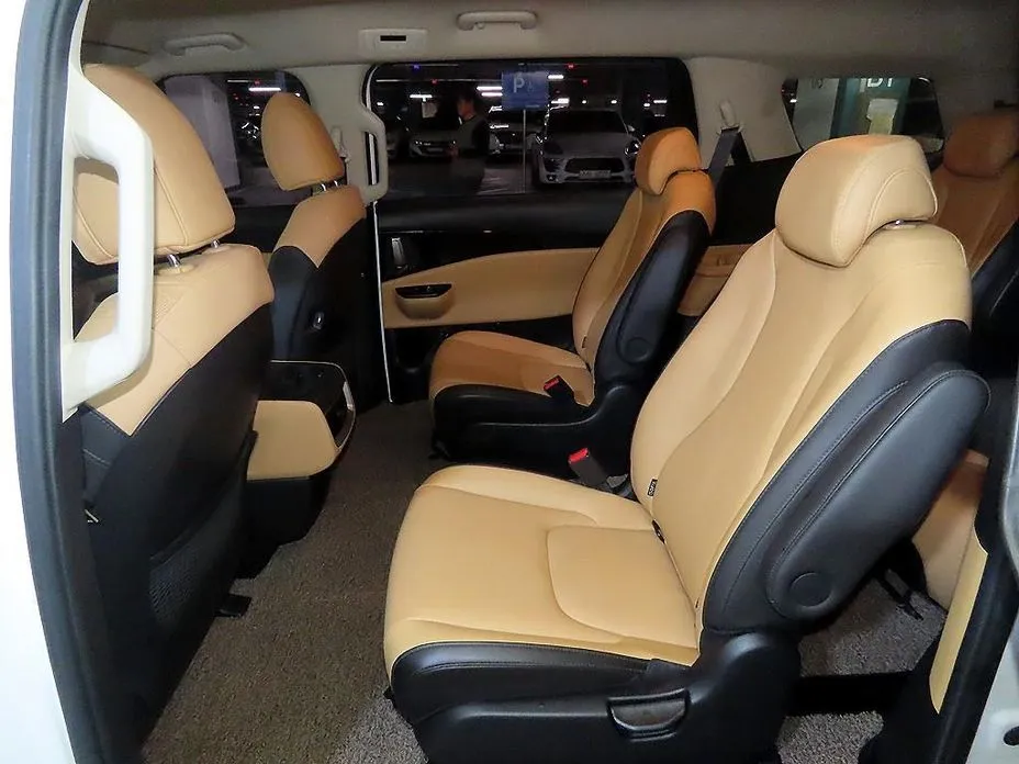 Kia Carnival — фото 10