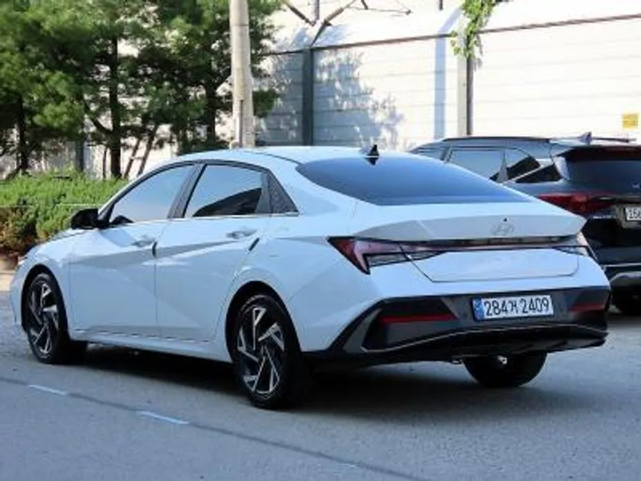 Hyundai AVANTE — фото 3