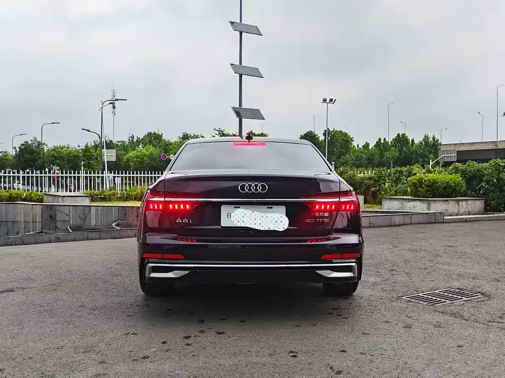 Audi A6L — фото 2