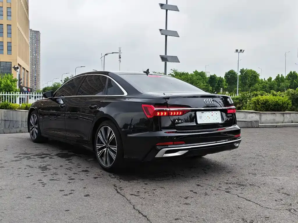 Audi A6L — фото 7