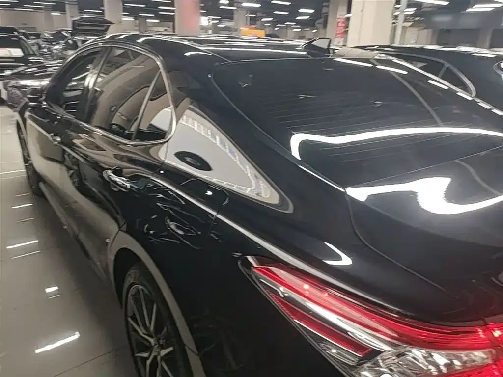 Toyota Camry 2023 из CN, фото 2