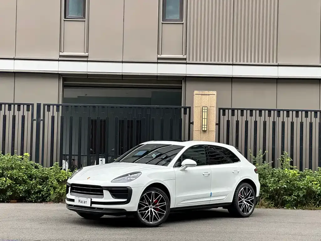 Porsche Macan — фото 1