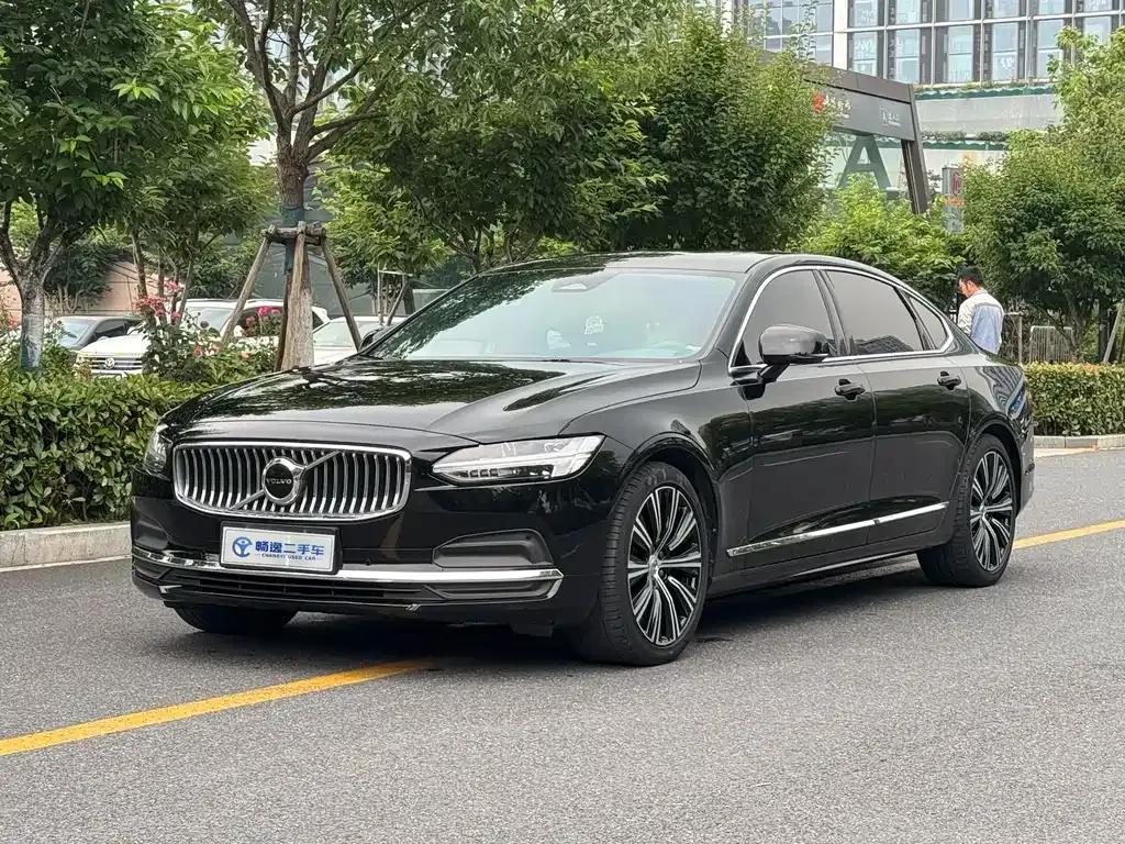 Volvo S90 — фото 1