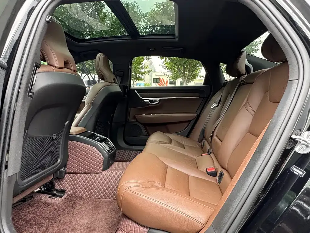 Volvo S90 — фото 6
