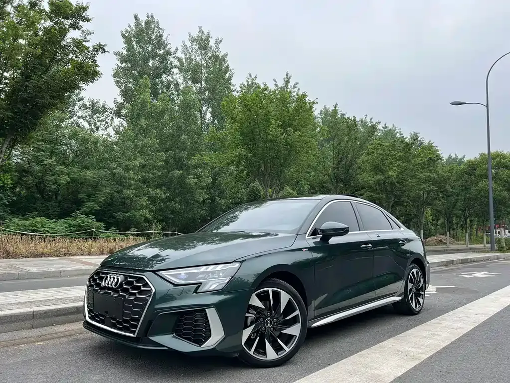 Audi A3 — фото 1