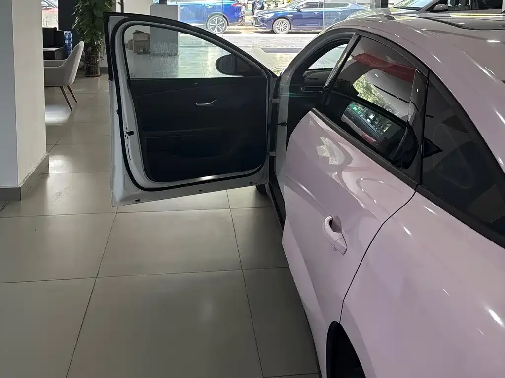 BYD e7 2025 из CN, фото 4