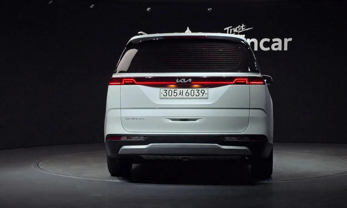Kia Carnival — фото 2