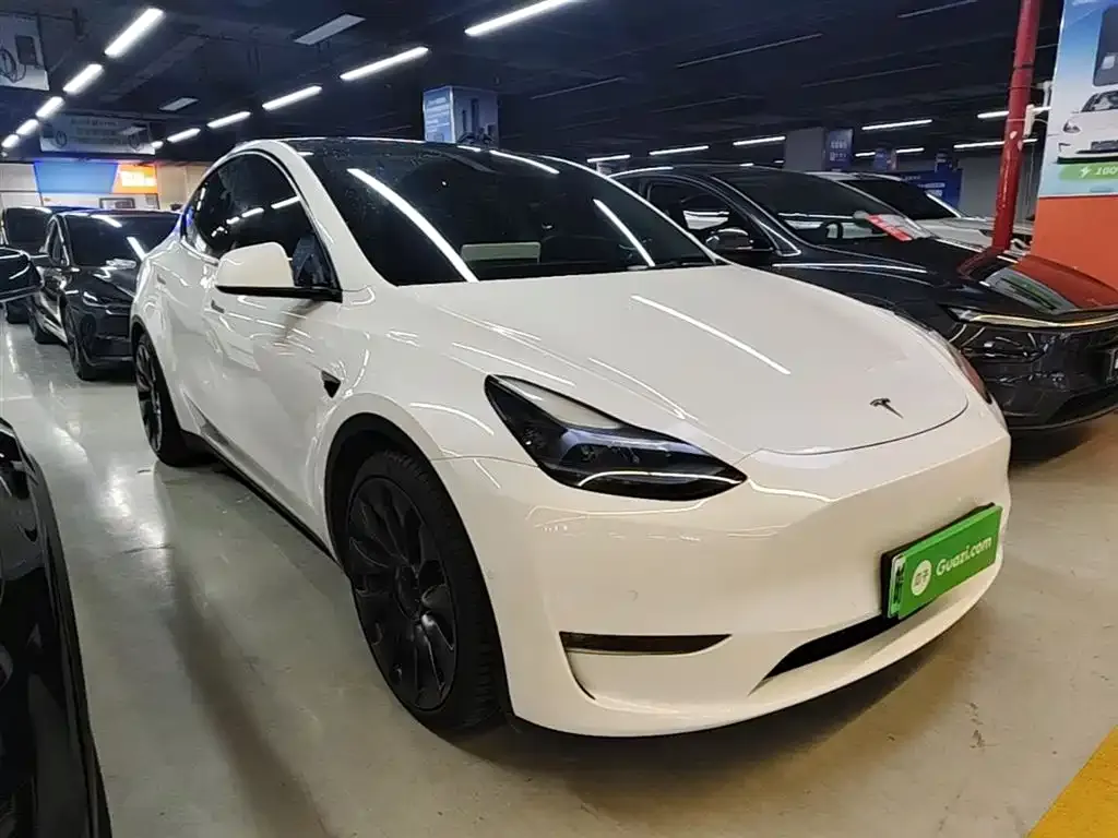 Tesla Model Y — фото 6