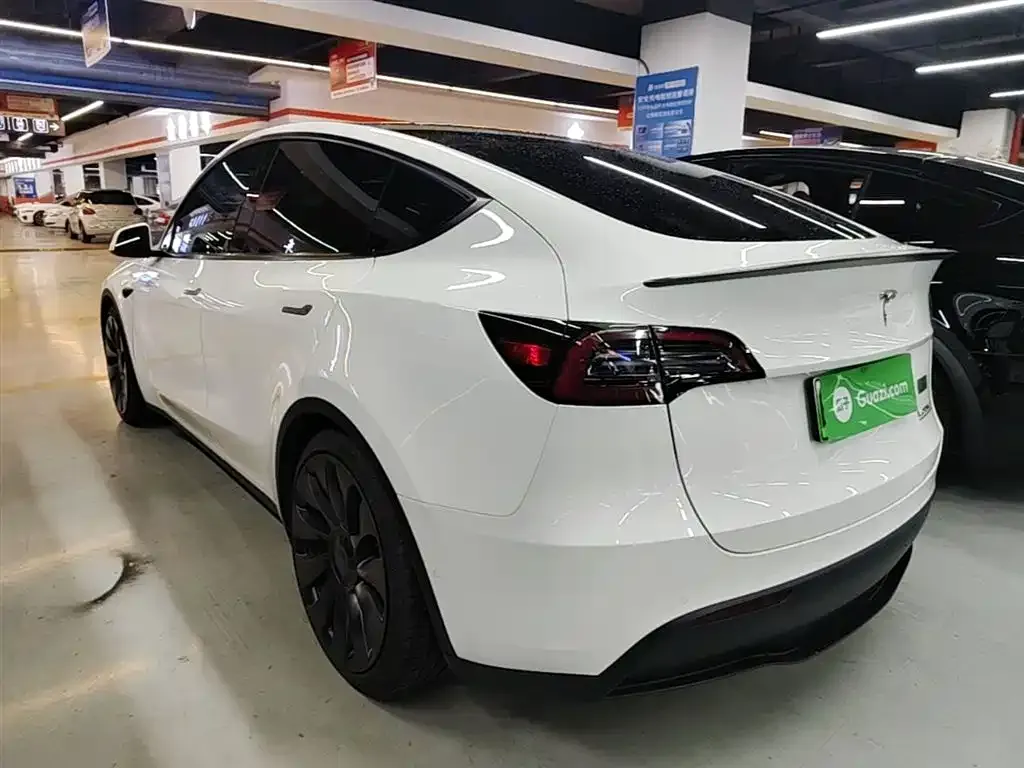 Tesla Model Y — фото 2