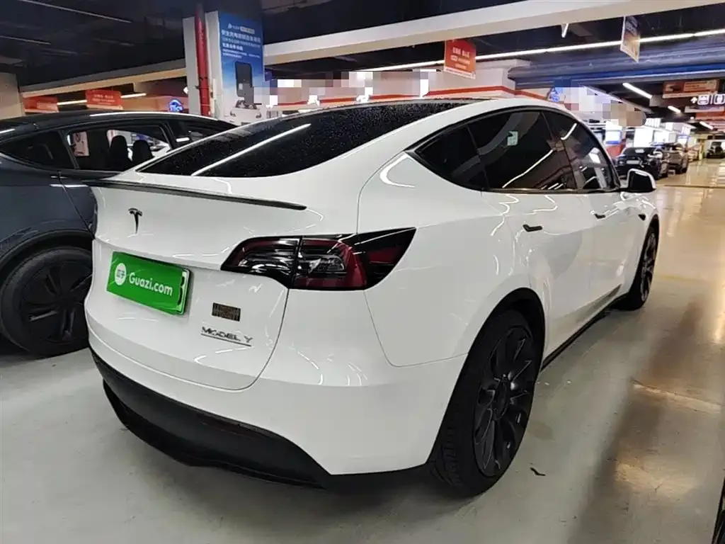 Tesla Model Y — фото 7