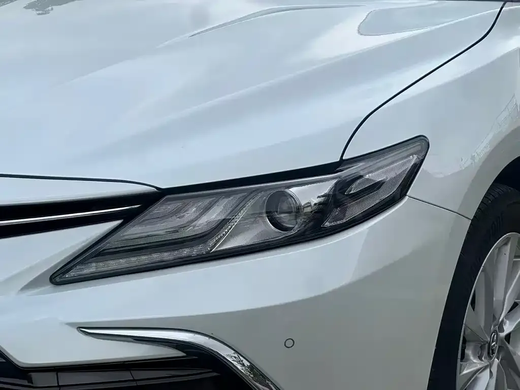 Toyota Camry — фото 8