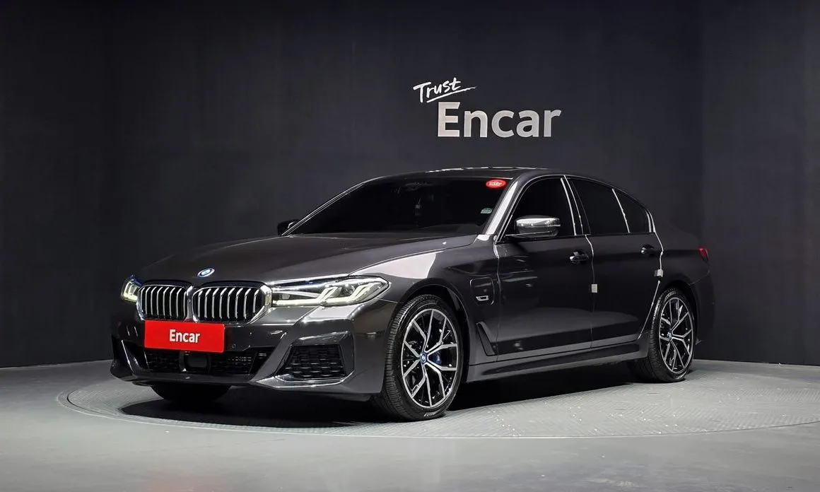 BMW 5-Series 2023 из KR, фото 1