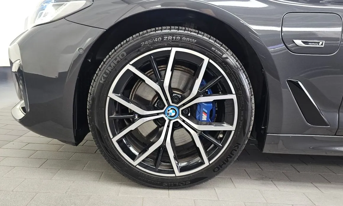 BMW 5-Series 2023 из KR, фото 4