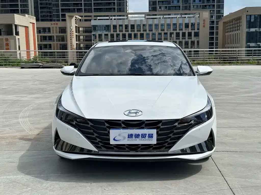 Hyundai Elantra — фото 4