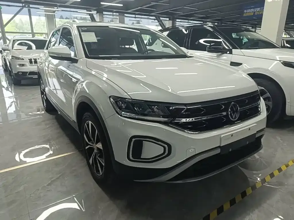 Volkswagen T-Roc — фото 8