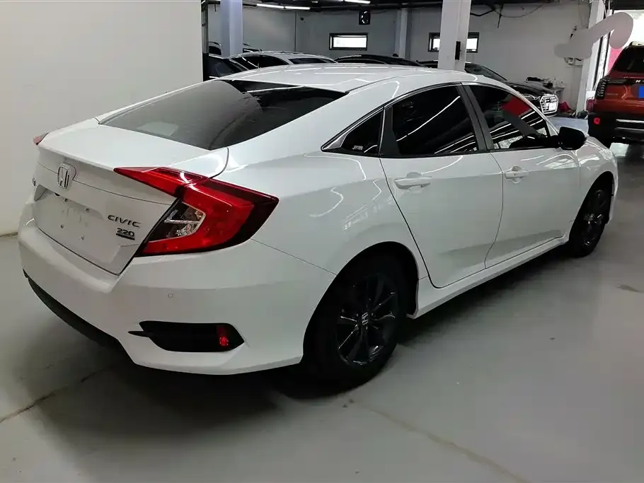 Honda Civic — фото 4