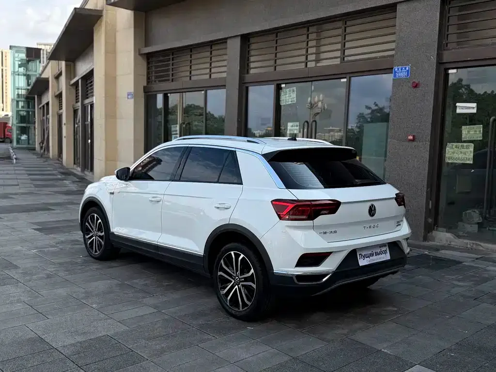Volkswagen T-Roc — фото 10