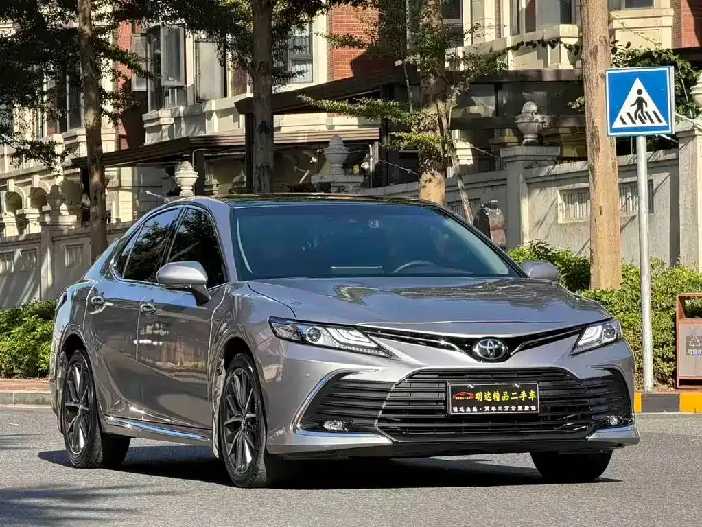 Toyota Camry — фото 8