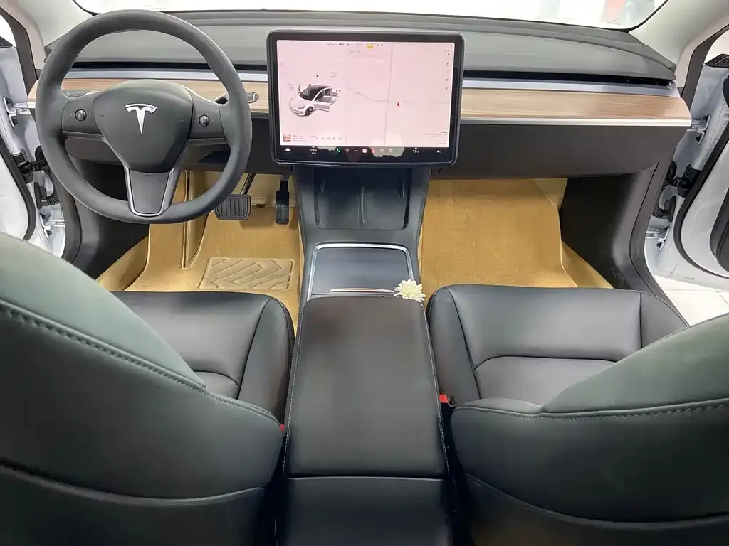 Tesla Model 3 — фото 4