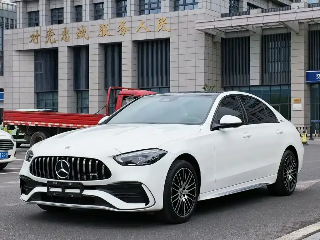 Mercedes-Benz C-Class — фото 1