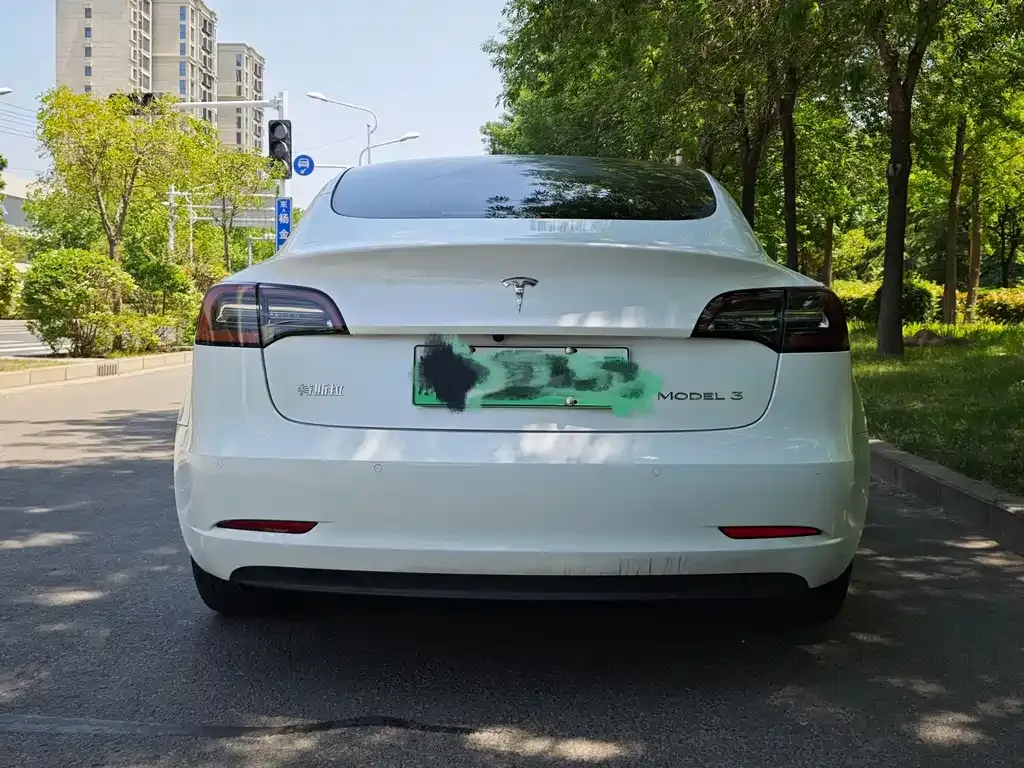 Tesla Model 3 — фото 5