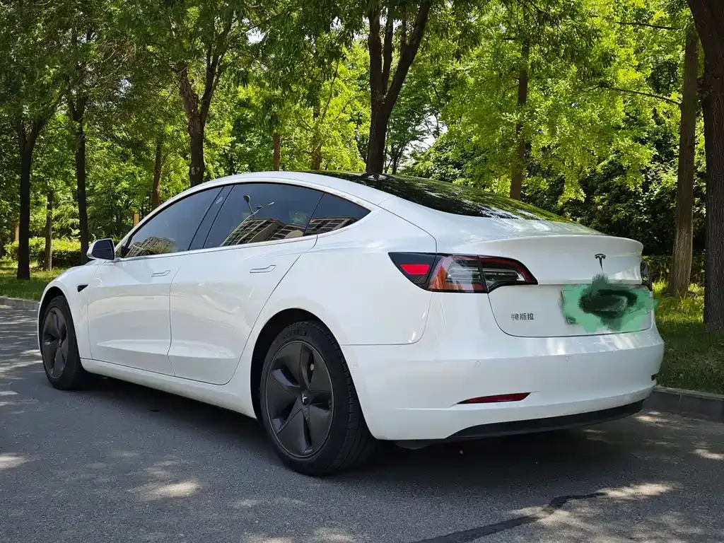 Tesla Model 3 — фото 6