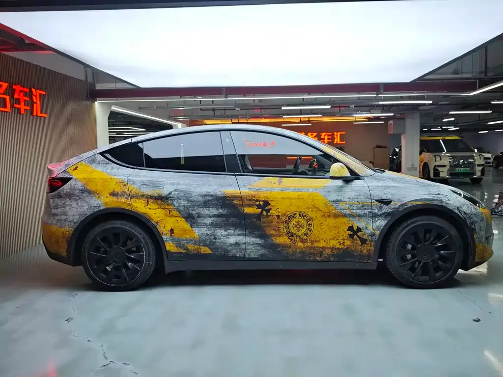 Tesla Model Y — фото 10