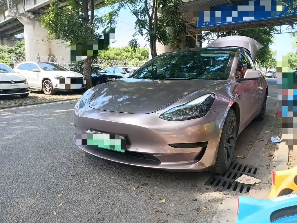Tesla Model 3 — фото 1