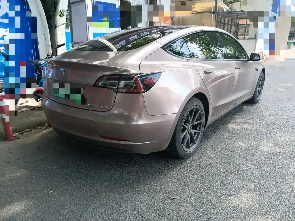 Tesla Model 3 — фото 9