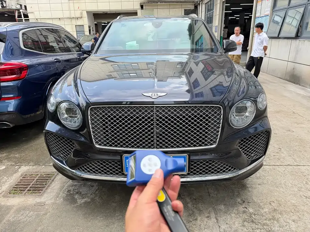 Bentley Bentayga 2022 из CN, фото 4