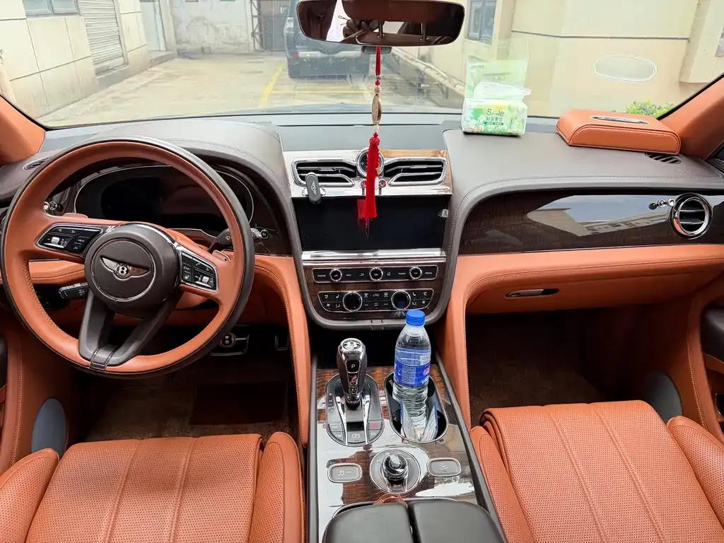 Bentley Bentayga 2022 из CN, фото 2