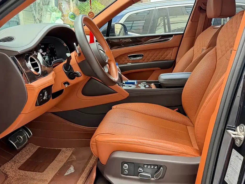 Bentley Bentayga 2022 из CN, фото 3
