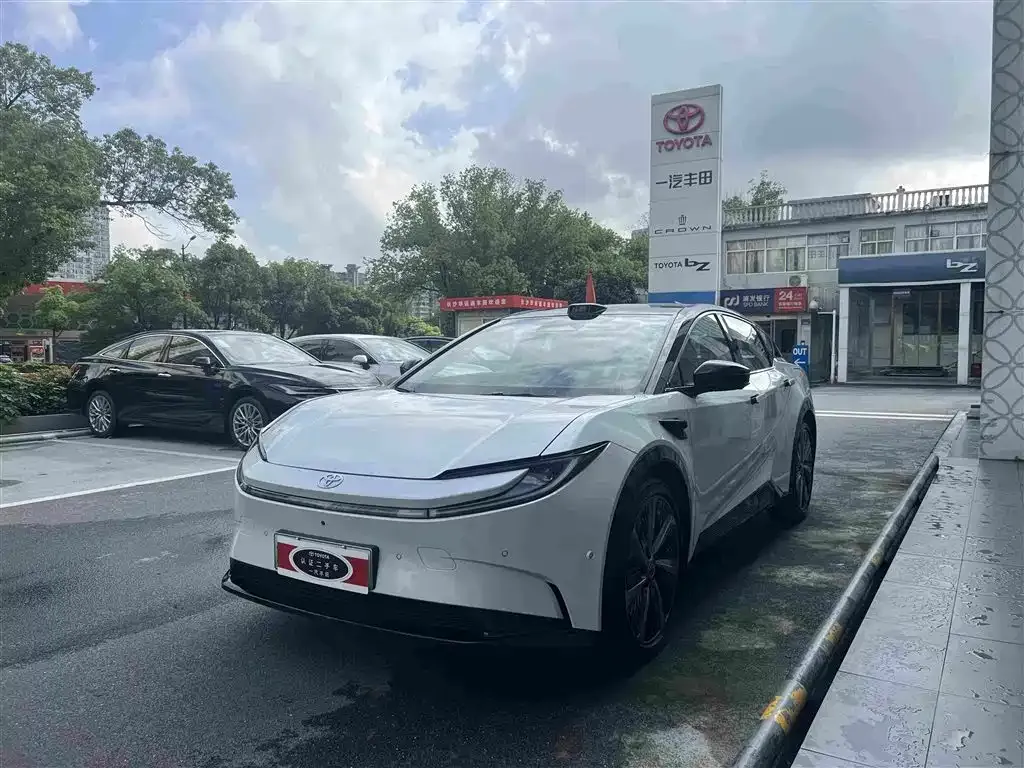 Toyota bZ5