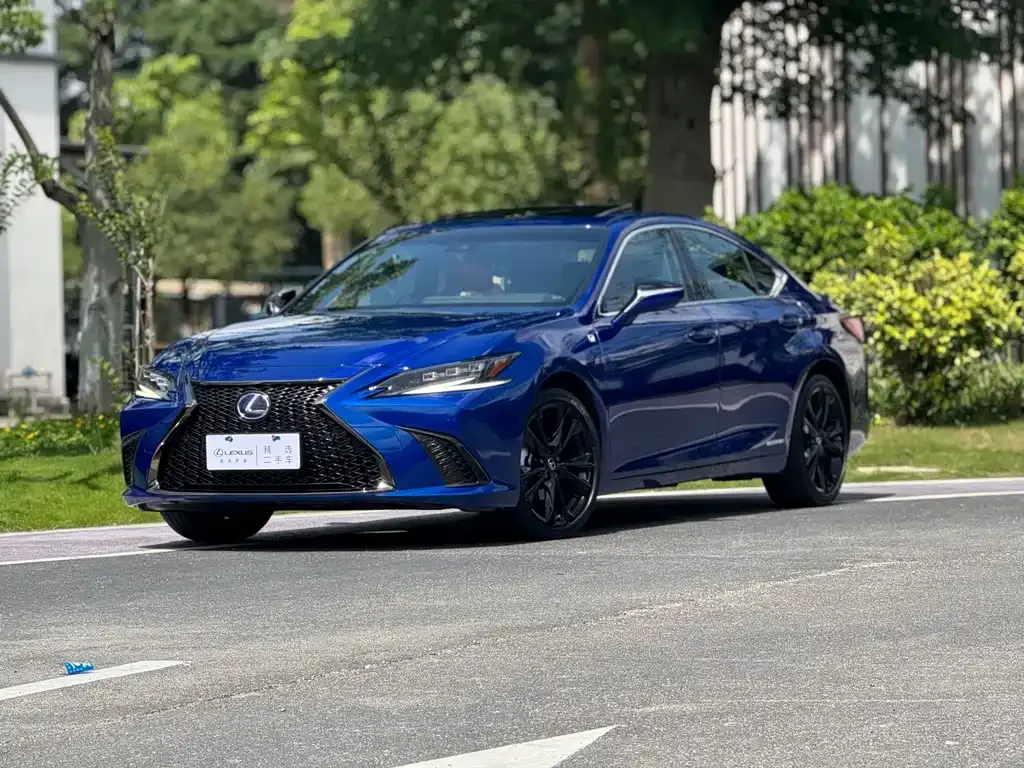 Lexus ES — фото 1