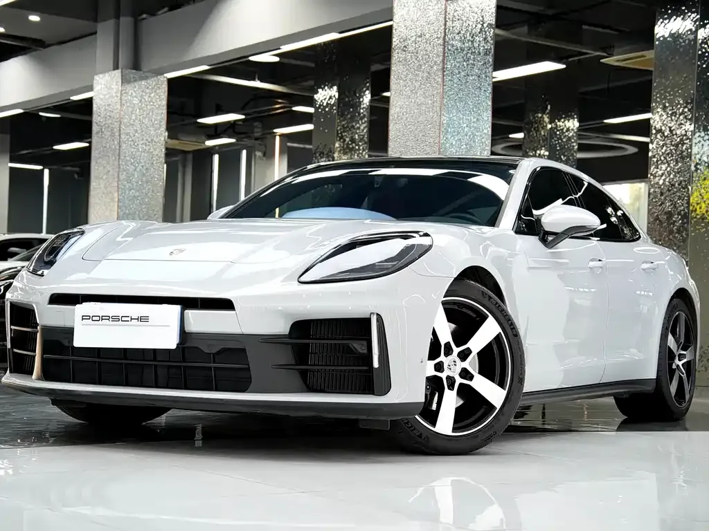 Porsche Panamera — фото 1