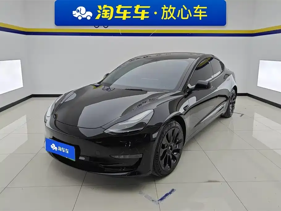 Tesla Model 3 — фото 1