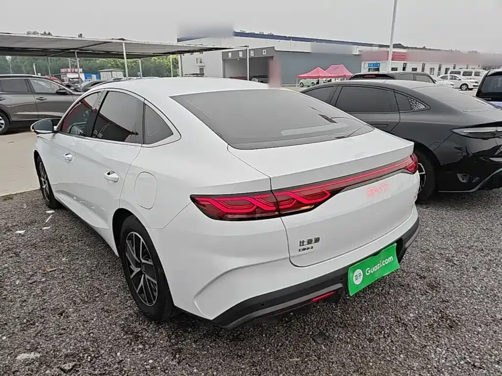 BYD Qin L — фото 10