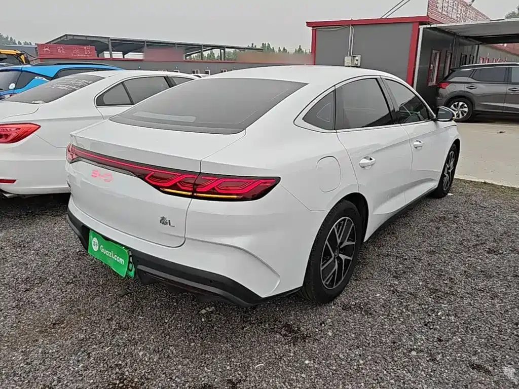 BYD Qin L — фото 8