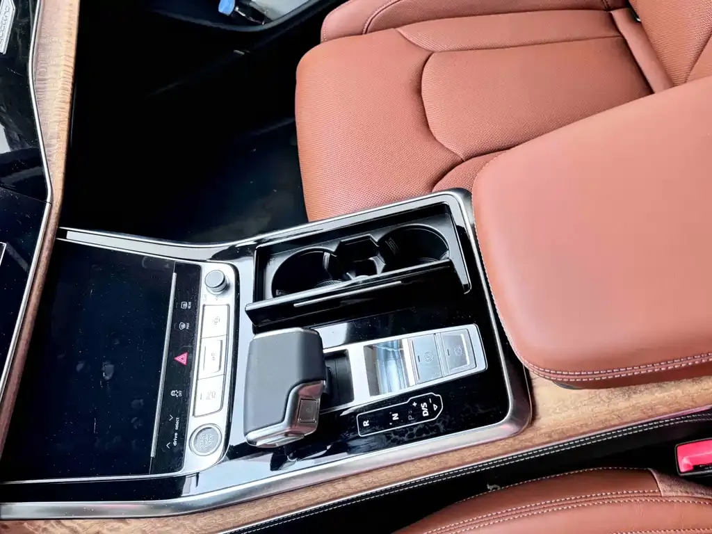 Audi Q7 — фото 6