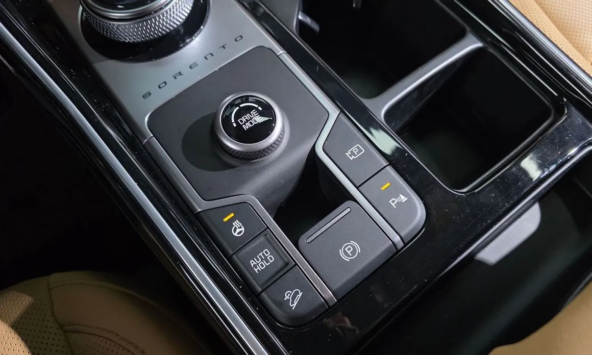 Kia Sorento — фото 8