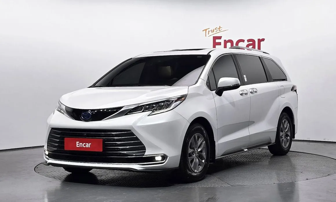Toyota Sienna 2023 из KR, фото 1