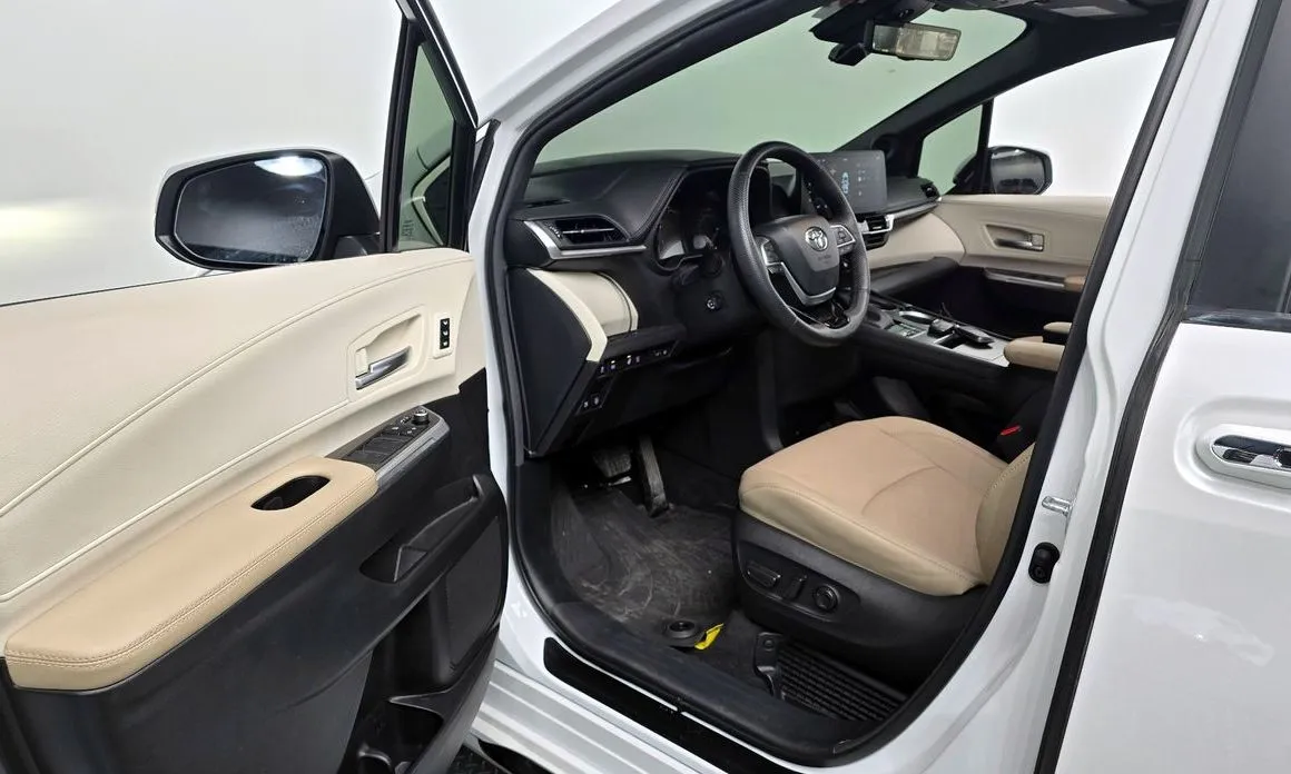 Toyota Sienna 2023 из KR, фото 4