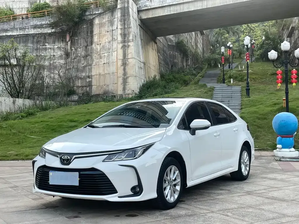 Toyota Corolla — фото 1