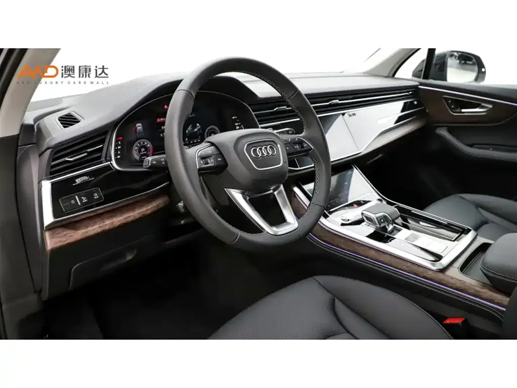Audi Q7 — фото 10