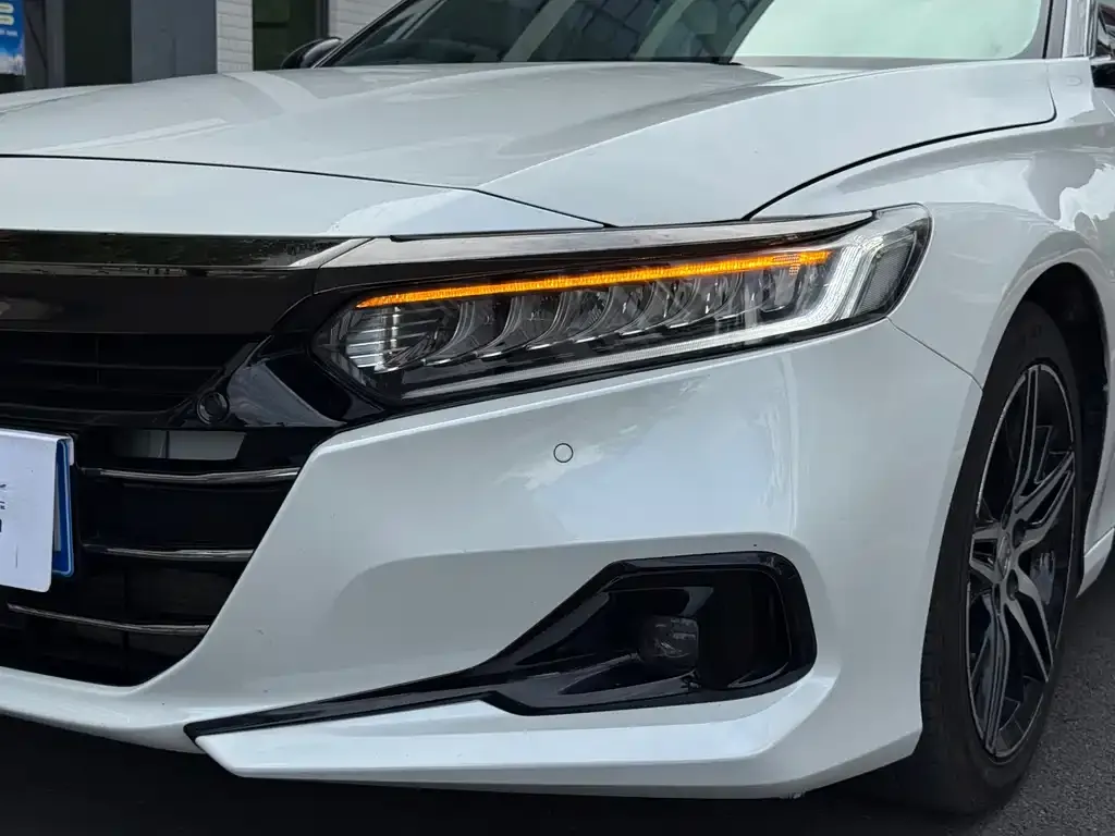 Honda Accord — фото 6