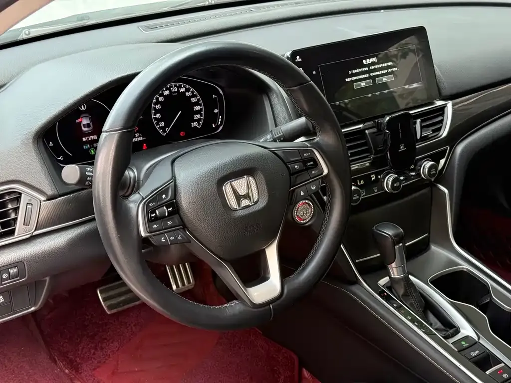 Honda Accord — фото 7