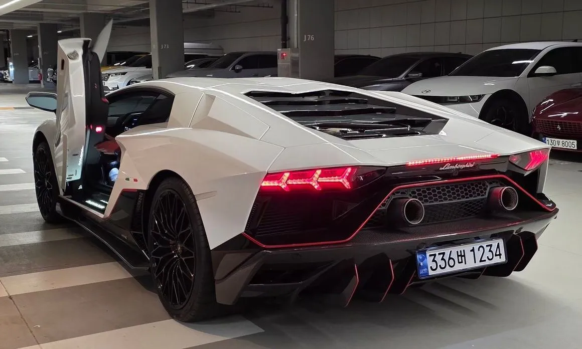 Lamborghini Aventador 2022 из KR, фото 6