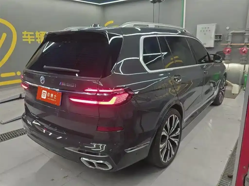 BMW X7 M60i 2023 из CN, фото 2